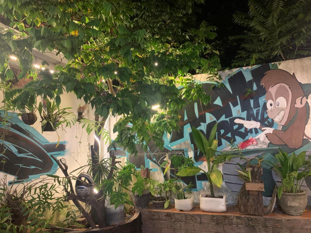 Vang Vieng Lily Backpackers Hostel Εξωτερικό φωτογραφία